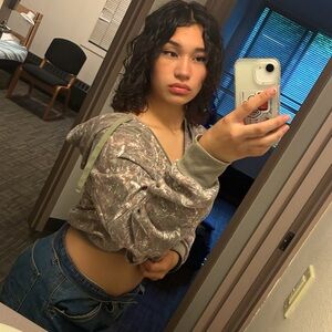 Meet your Posher, Lauren